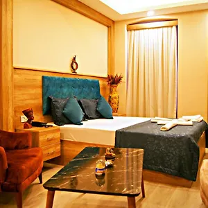 4* Otel Destinia Pera